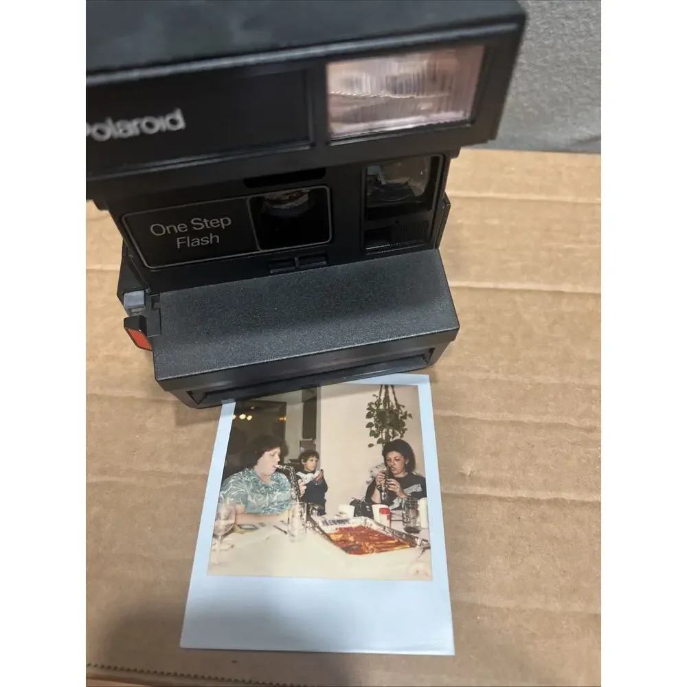 Polaroid OneStep Flash 600 Instant Film Camera Black Vintage Made in UK